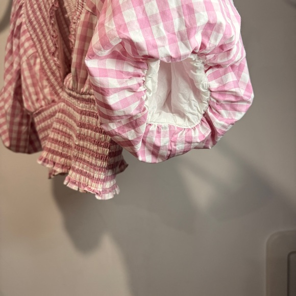A&F PINK GINGHAM CROP TOP
M - Picture 5 of 11